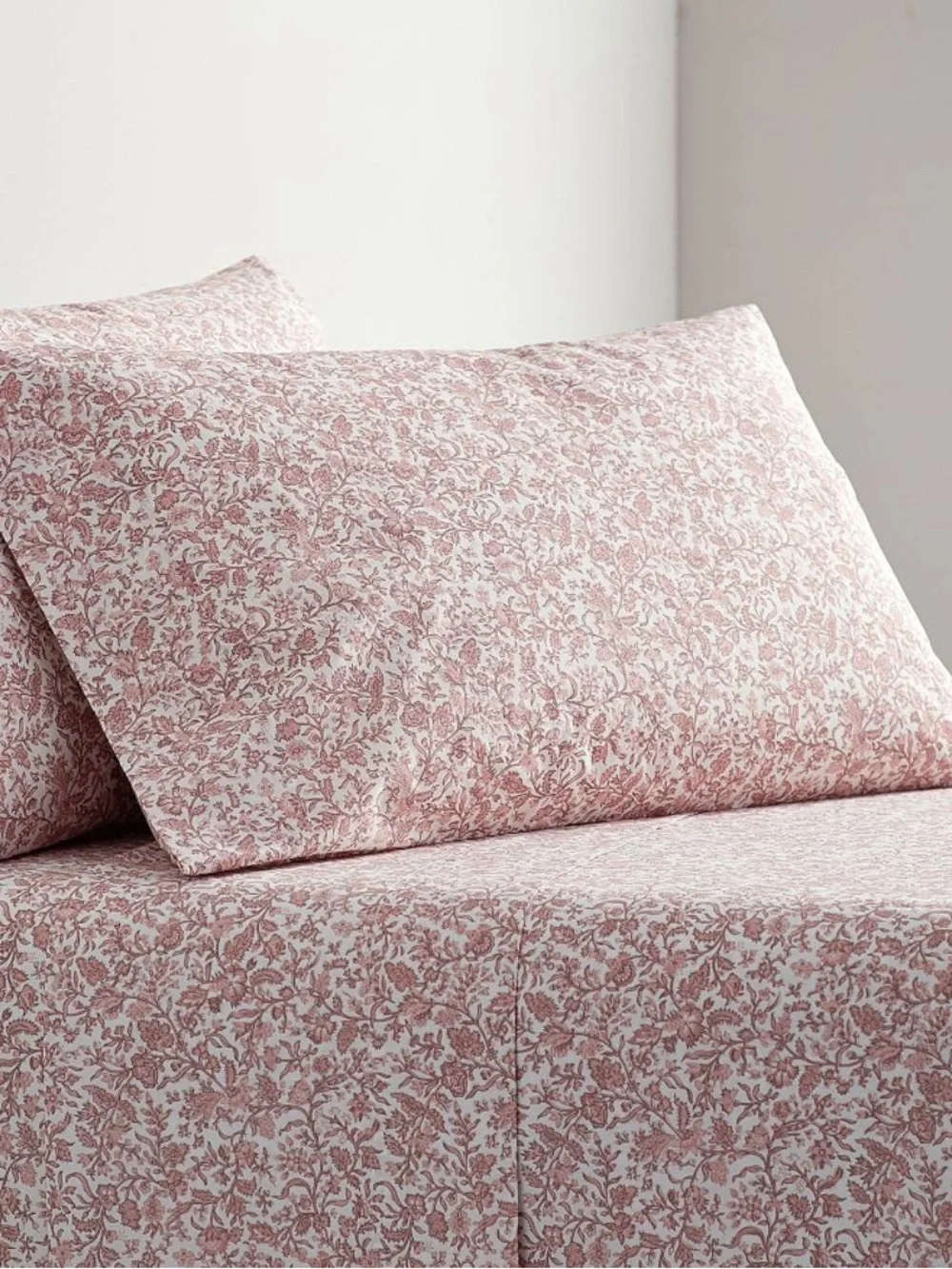 Pottery Barn Aliya Standard Floral Organic Cotton Pillowcases - Set of 2 | NWT